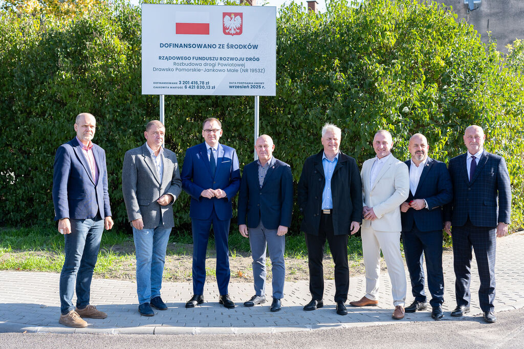 Zdjęcie do Przebudowa drogi Drawsko Pomorskie - Jankowo Małe zakończona. Droga oficjalnie oddana do użytku 
