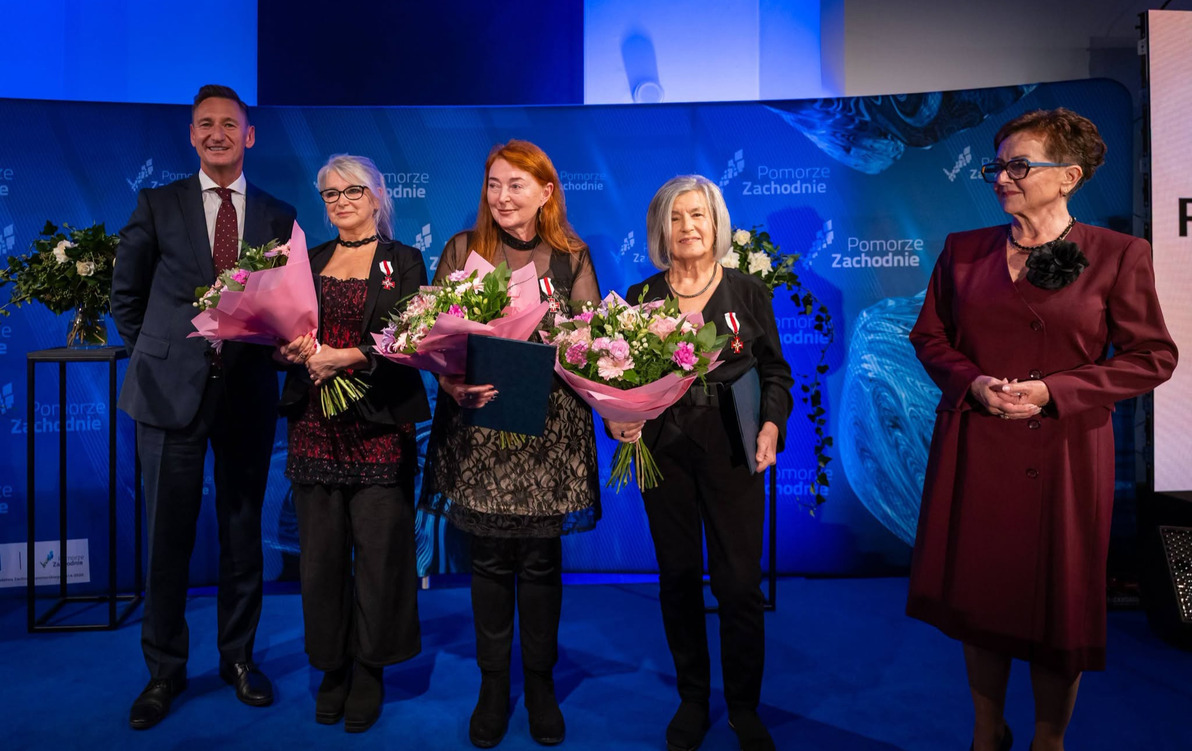 Zdjęcie do Dwie mieszkanki gminy Drawsko Pomorskie odznaczone Srebrną Odznaką Honorową Gryfa Zachodniopomorskiego
