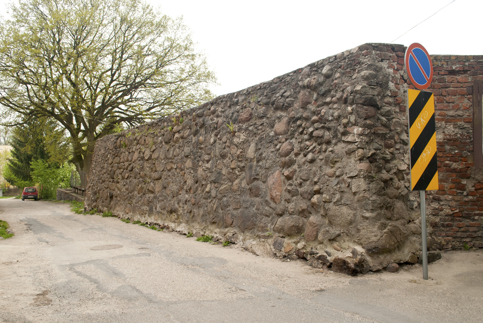 Pozostałości z murów obronnych w Drawsku Pomorskim