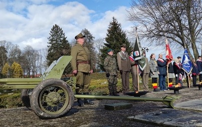 Zdjęcie do 78. rocznica walk o Ziemię Drawską. Uroczystości na drawskim cmentarzu