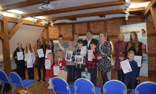 Zdjęcie do Ogłoszenie wynik&oacute;w konkursu plastycznego &bdquo;ciekawe zabytki w gminie drawsko pomorskie&rdquo; 