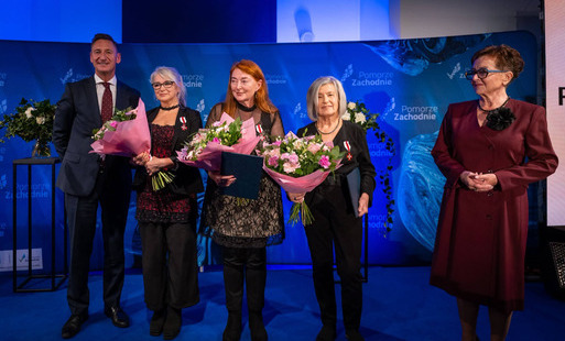 Zdjęcie do Dwie mieszkanki gminy Drawsko Pomorskie odznaczone Srebrną Odznaką Honorową Gryfa Zachodniopomorskiego